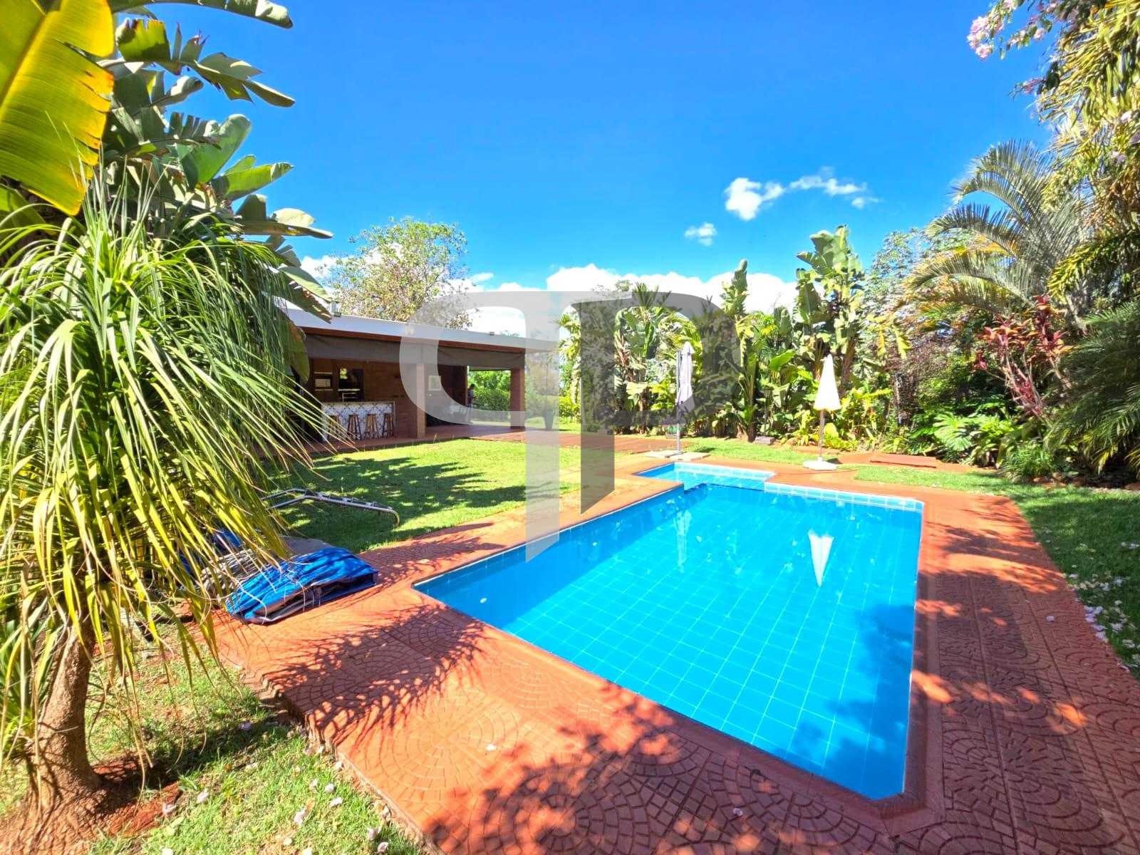 Chácara em condomínio fechado com piscina e portaria 24 hs, 15...