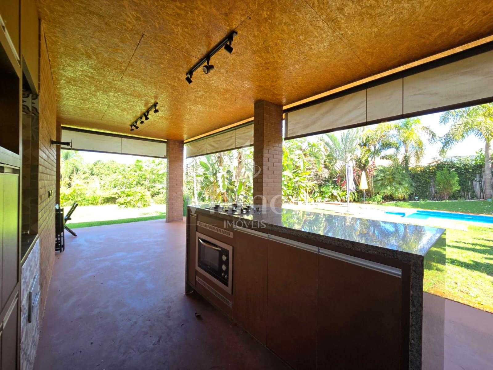 Chácara à Venda em condomínio fechado com piscina e portaria 2...