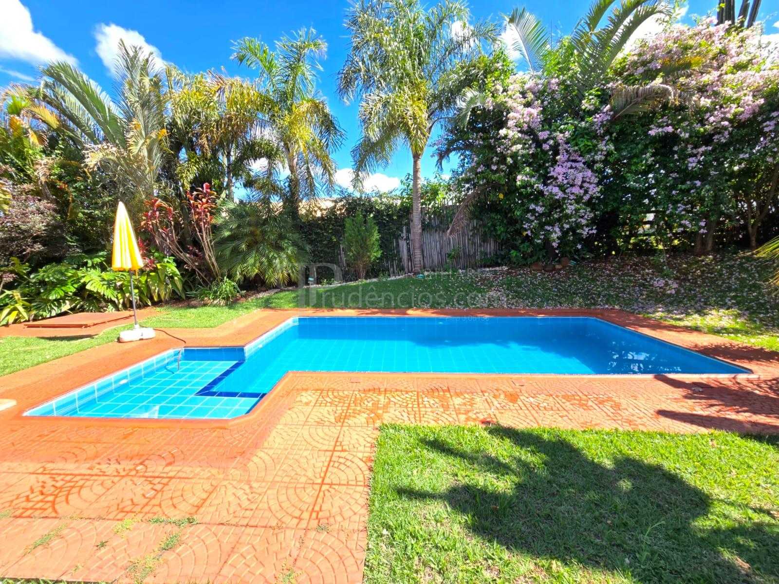 Chácara à Venda em condomínio fechado com piscina e portaria 2...