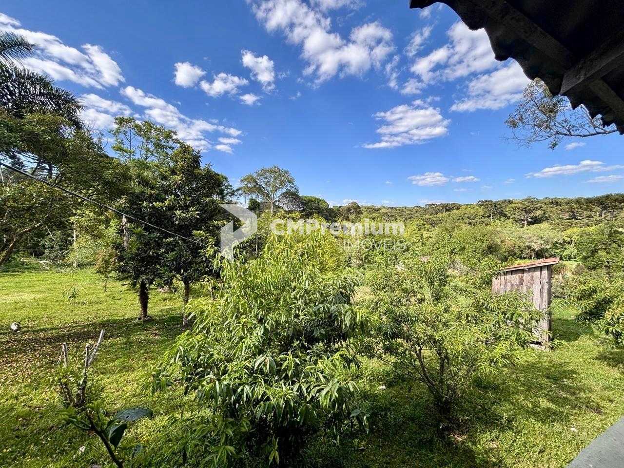 Chácara à Venda em Contenda PR com Piscina, Tanque de Peixes e...