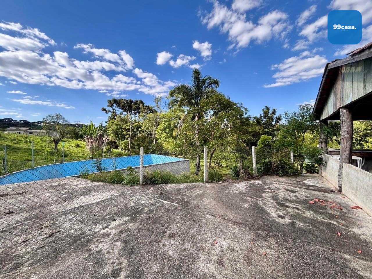 Chácara à Venda em Contenda PR com Piscina, Tanque de Peixes e...