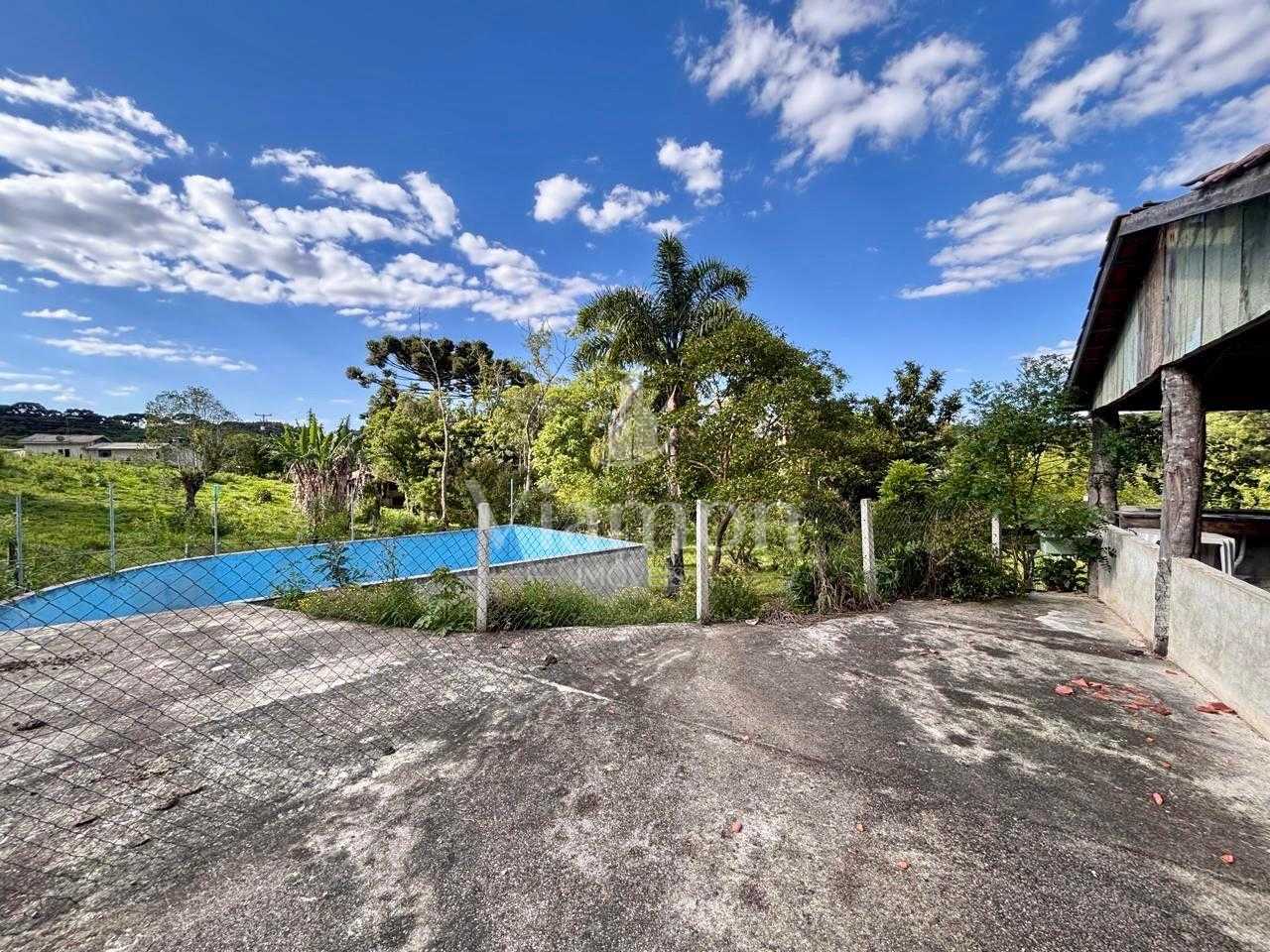 Chácara à Venda em Contenda PR com Piscina, Tanque de Peixes e...