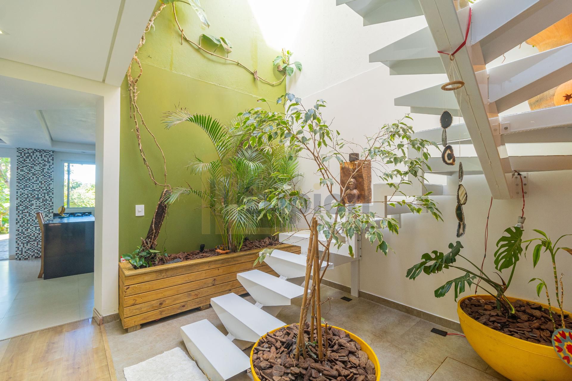 Casa 191m  no Uberaba  2 Pavimentos, Luz Natural, Quintal com ...