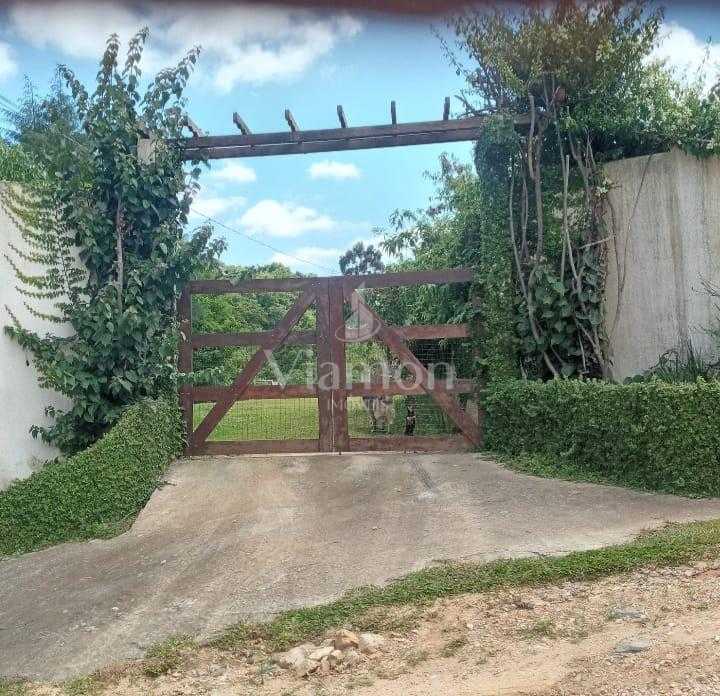 Chácara 7.000 m  com pomar, bosque e córrego  4 km do centro, ...