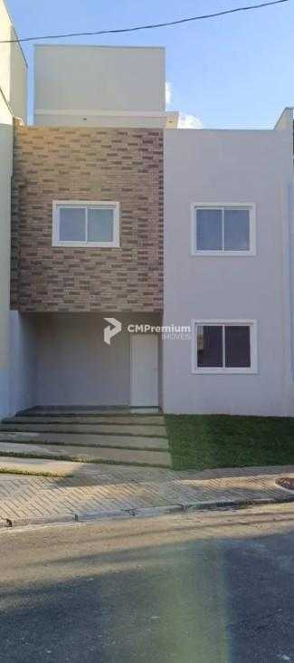 Sobrado Triplex em Condomínio Fechado com 4 Dormitórios e Terraço