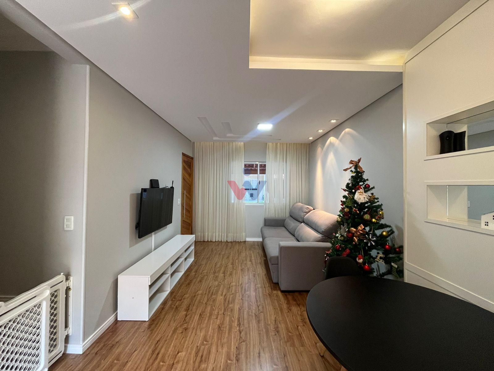 Sobrado à venda no Novo Mundo | 3 quartos, suíte, churrasqueir...