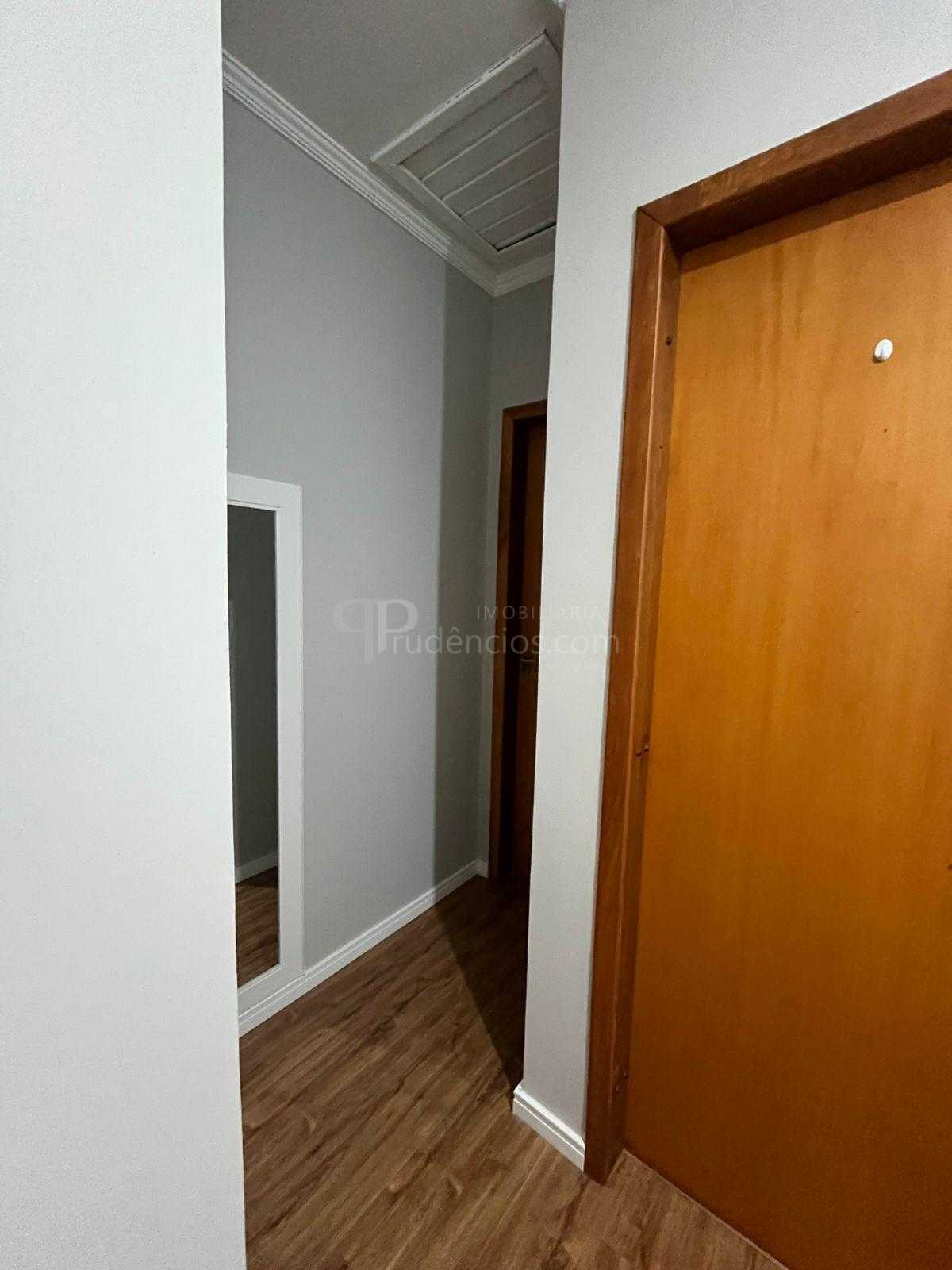 Sobrado à venda no Novo Mundo | 3 quartos, suíte, churrasqueir...