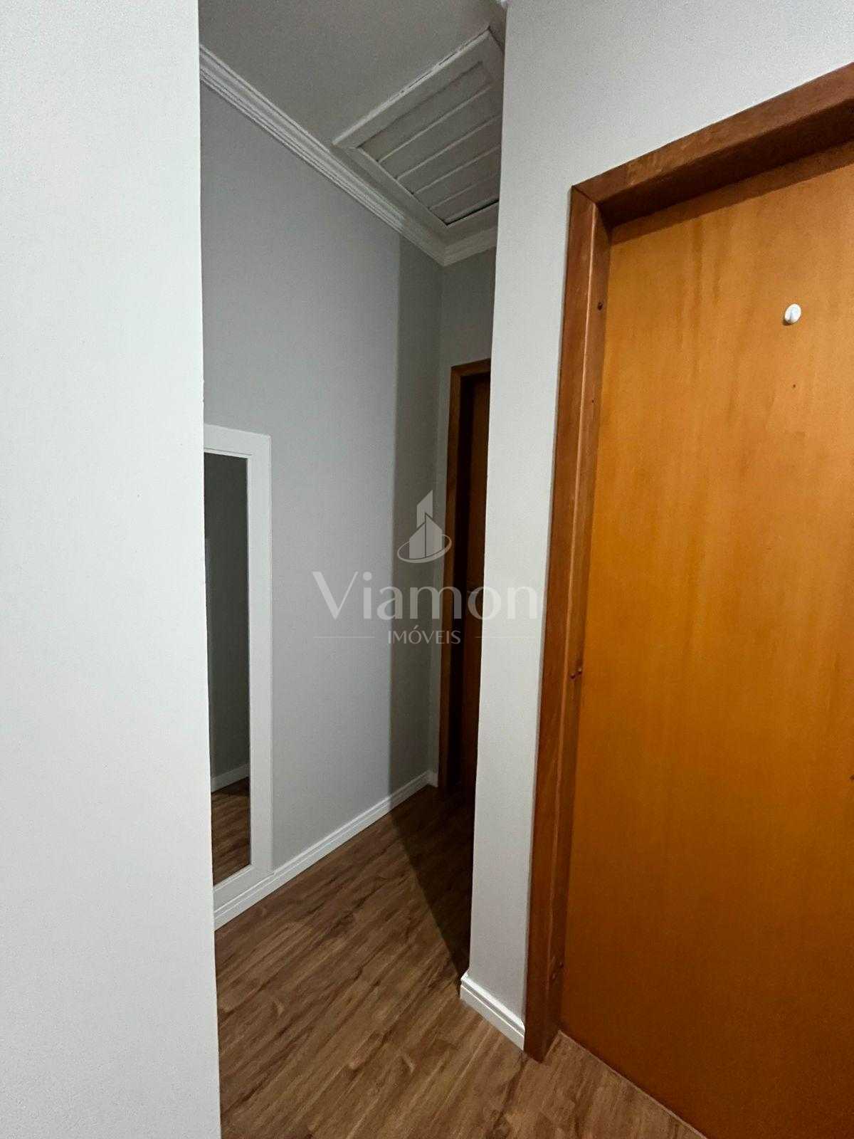 Sobrado à venda no Novo Mundo | 3 quartos, suíte, churrasqueir...