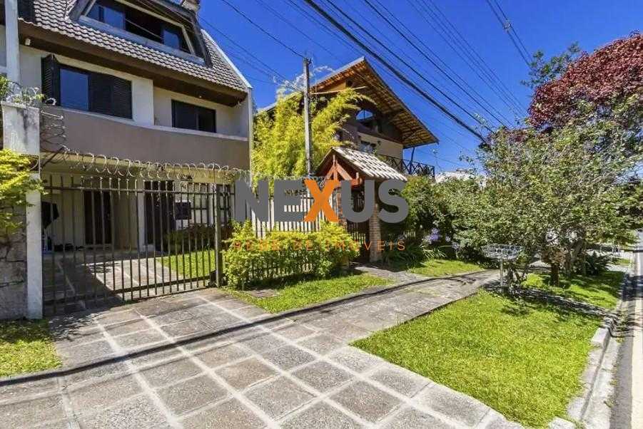 Sobrado Triplex no Mercês | 3 Quartos, Suíte com Hidro, Ático ...