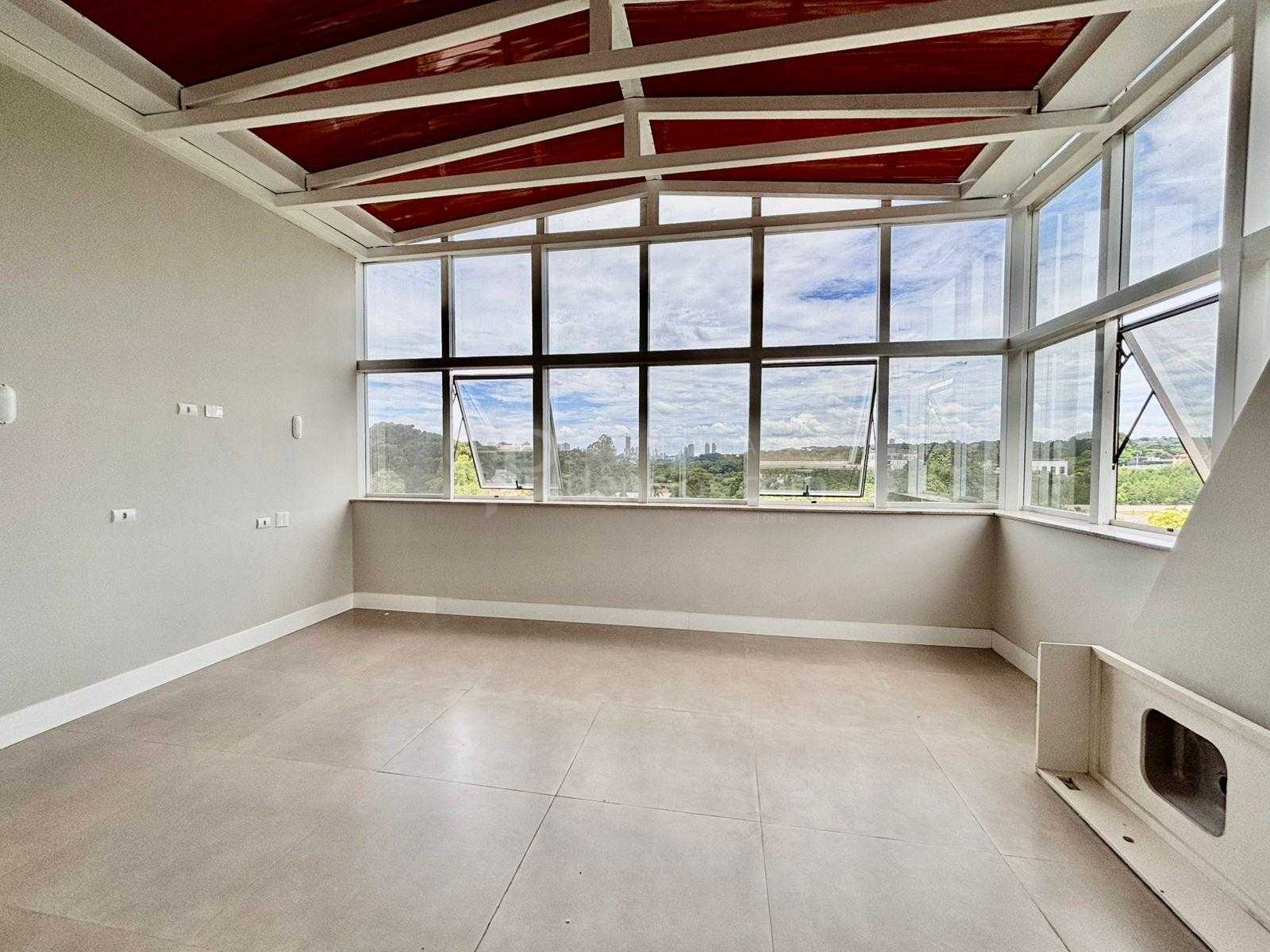 Apartamento  Duplex 159 m  com 3 Vagas para locação, entre Mer...