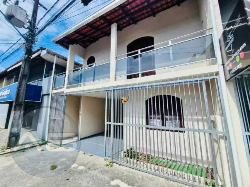 Sobrado ? Venda em Matinhos  3 Quartos com Su?te, Churrasqueir...