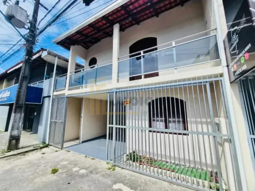 Sobrado à Venda em Matinhos  3 Quartos com Suíte, Churrasqueir...