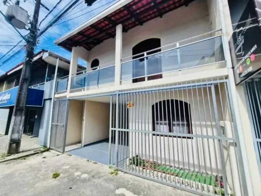 Sobrado à Venda em Matinhos  3 Quartos com Suíte, Churrasqueir...