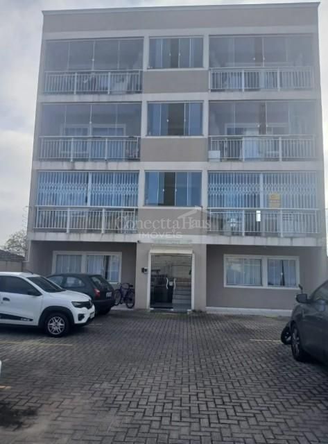 Apartamento com sacada, 2 quartos e vaga a 5 min do centro