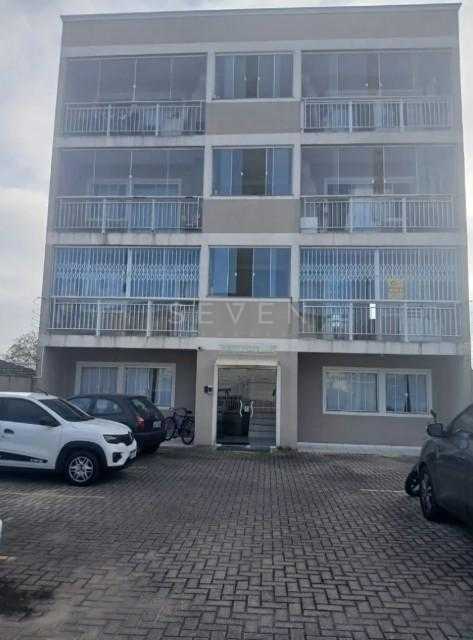 Apartamento com sacada, 2 quartos e vaga a 5 min do centro