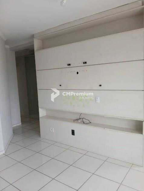 Apartamento com sacada, 2 quartos e vaga a 5 min do centro