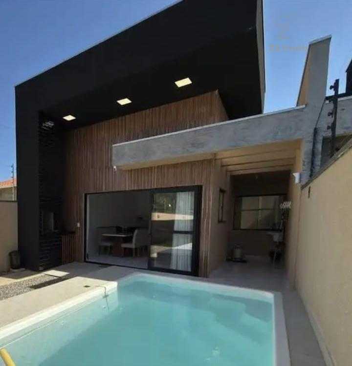 Casa Nova com Piscina e Pé-Direito Alto no Litoral de Guaratuba