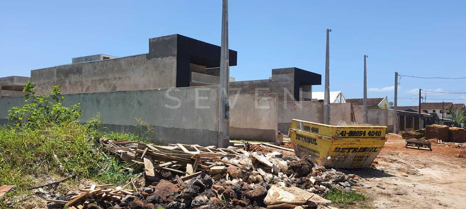 Casa Nova com Piscina e Pé-Direito Alto no Litoral de Guaratuba