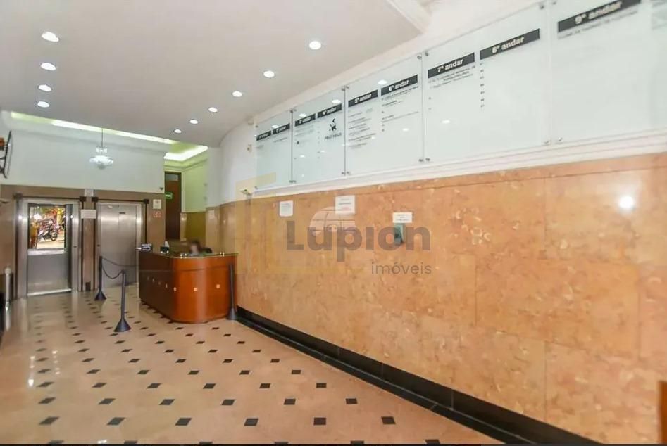 Sala Comercial no Centro de Curitiba com Copa e BWC  Rua XV de...