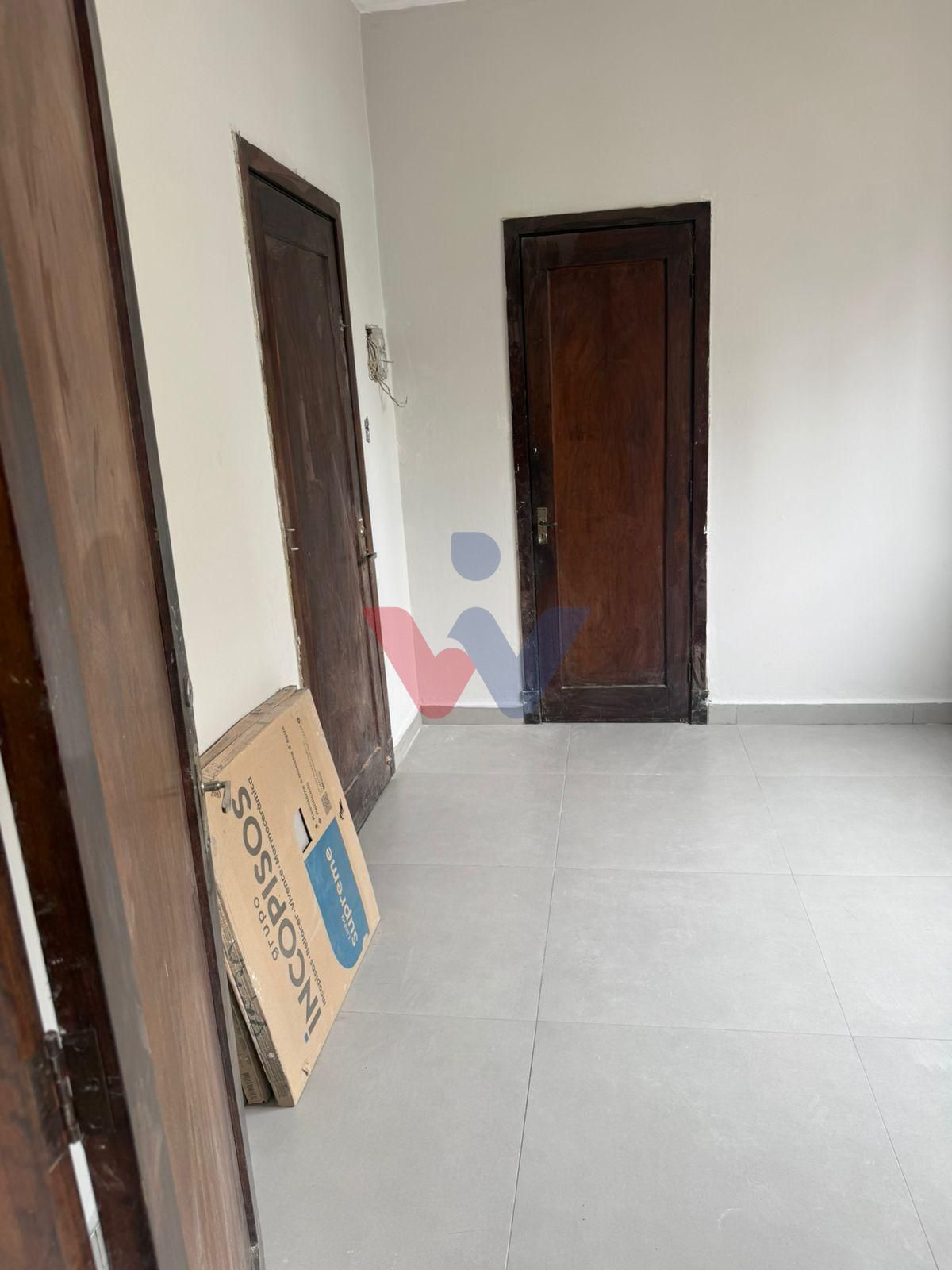 Sala Comercial no Centro de Curitiba com Copa e BWC  Rua XV de...