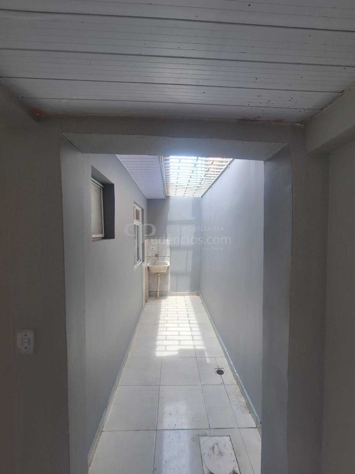 Casa à Venda na Fazenda Rio Grande com 2 Quartos  42m  | Aceit...