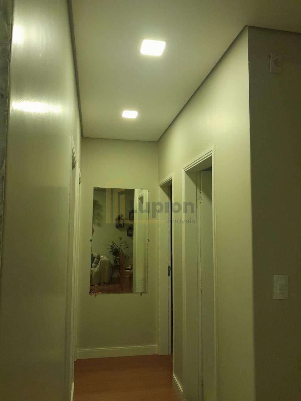 Apartamento à Venda em Rolândia com 3 Quartos, Sacada e Garage...