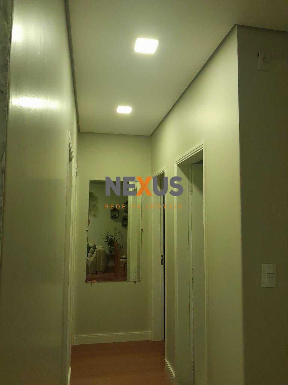 Apartamento à Venda em Rolândia com 3 Quartos, Sacada e Garage...