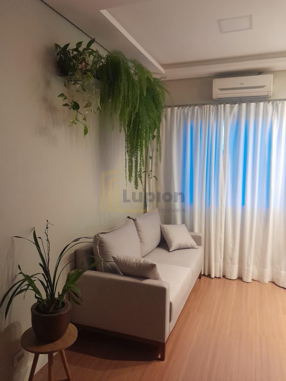 Apartamento à Venda em Rolândia com 3 Quartos, Sacada e Garage...