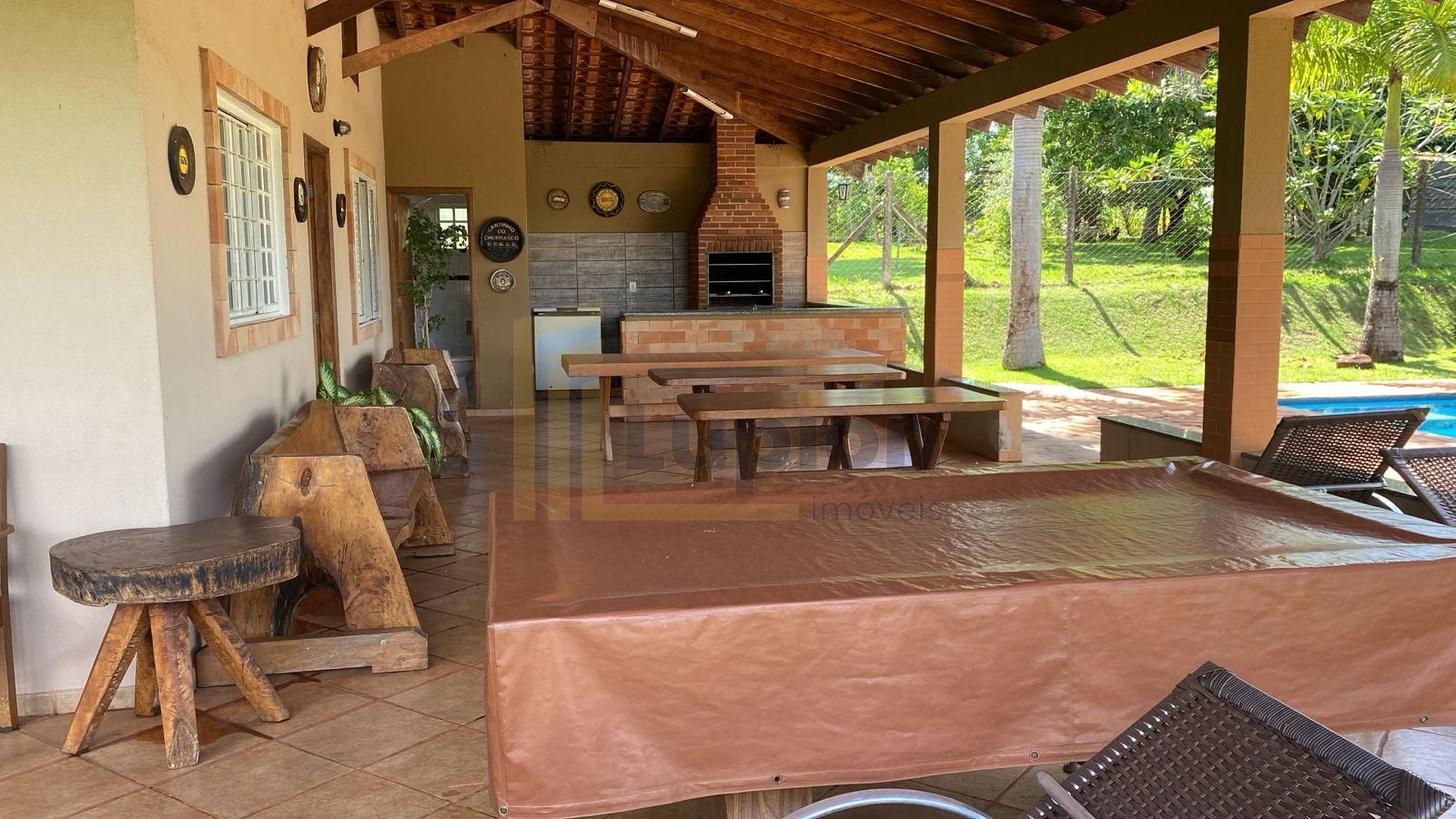 Casa à Venda no Estância Cabral em Londrina com 3 Quartos e Te...