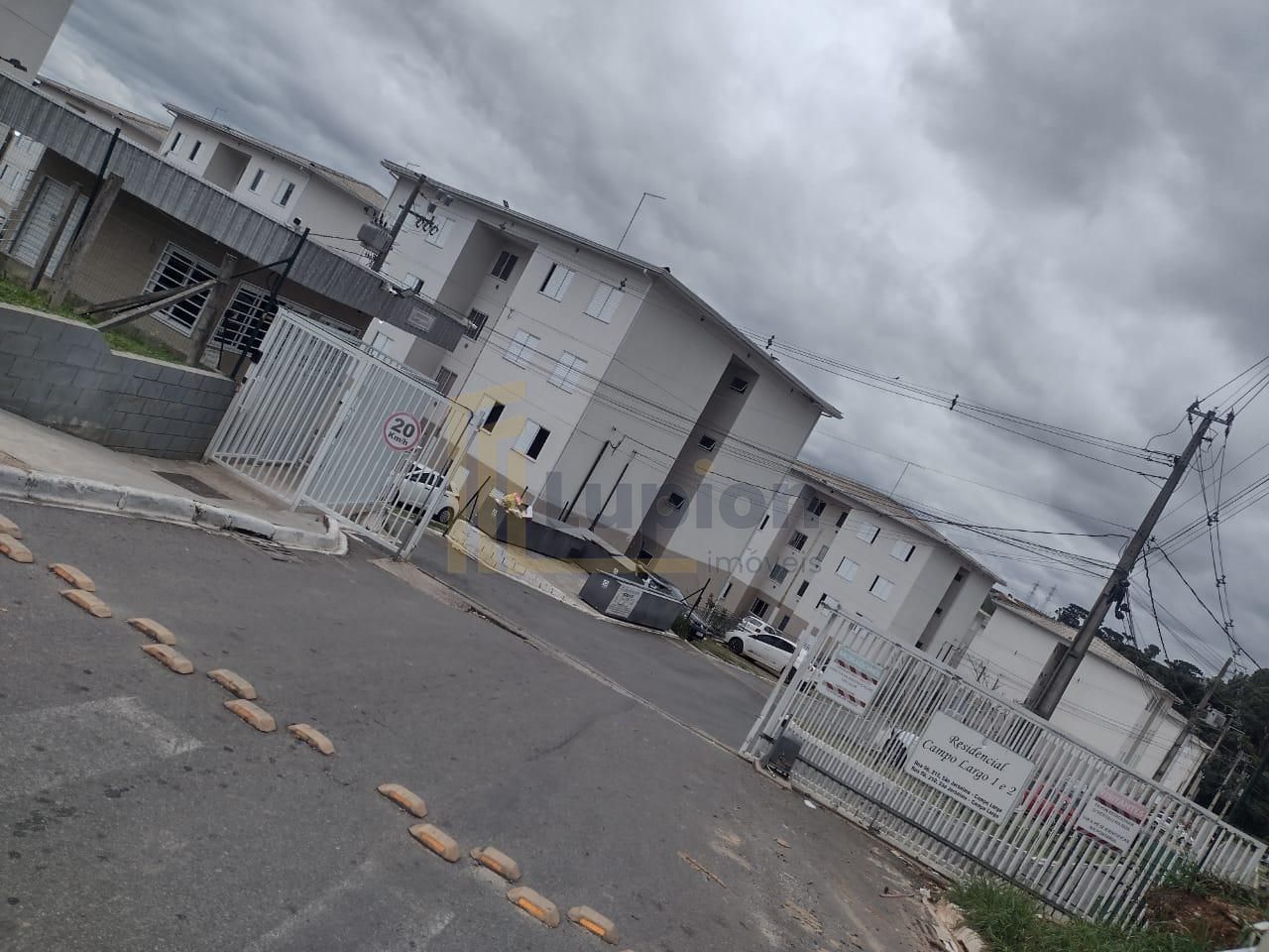 Apartamento Barato à Venda em Campo Largo com 2 Quartos, Garag...