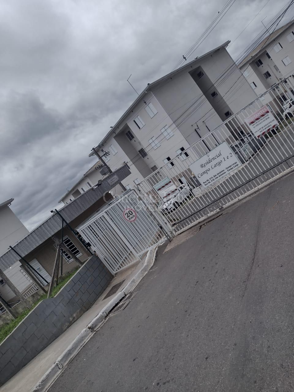 Apartamento Barato à Venda em Campo Largo com 2 Quartos, Garag...