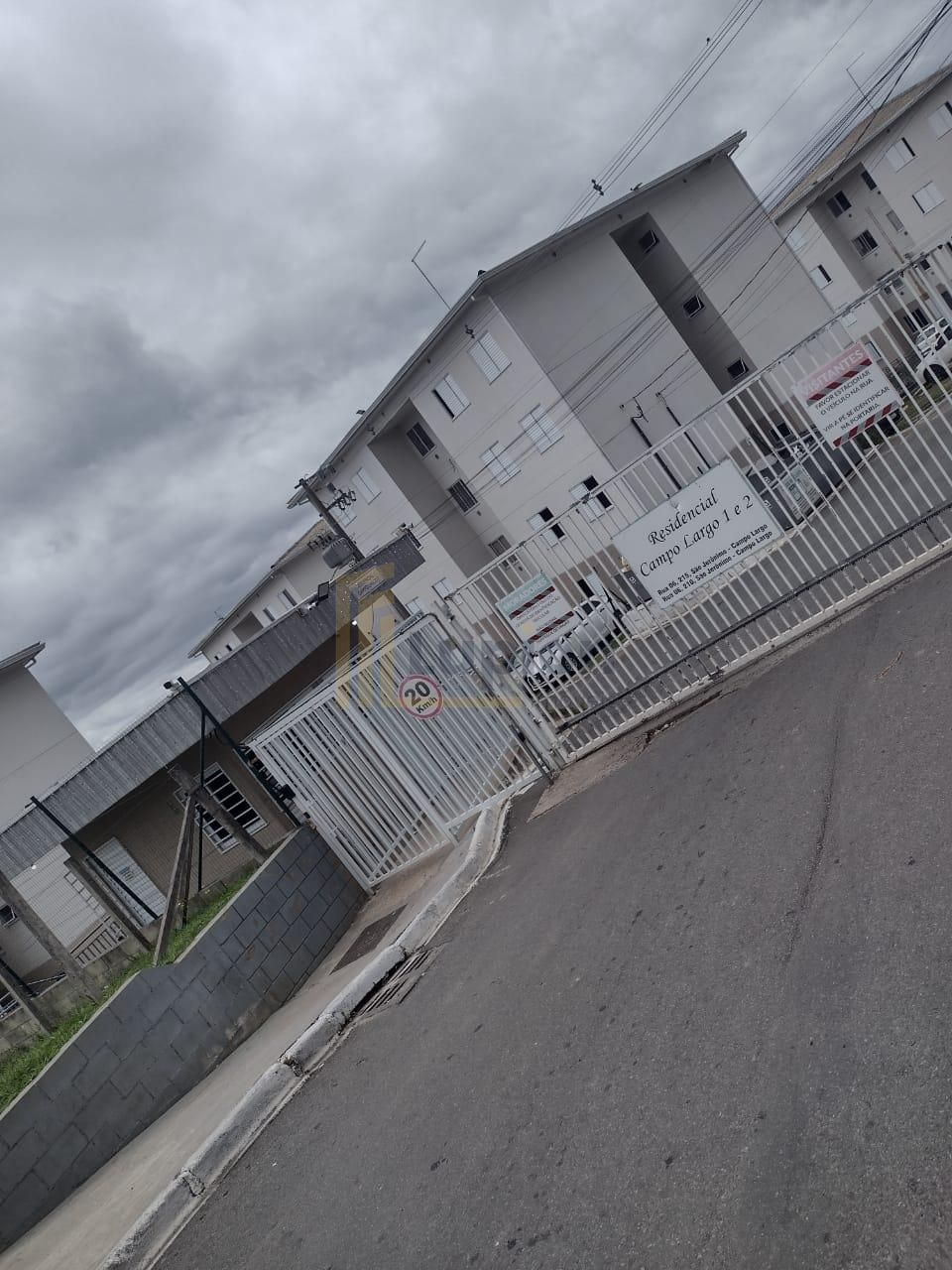 Apartamento Barato à Venda em Campo Largo com 2 Quartos, Garag...