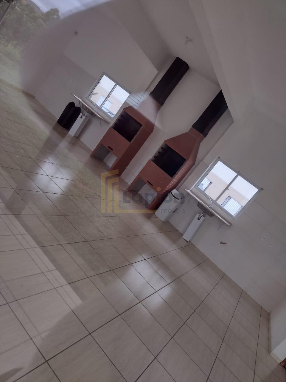 Apartamento Barato à Venda em Campo Largo com 2 Quartos, Garag...