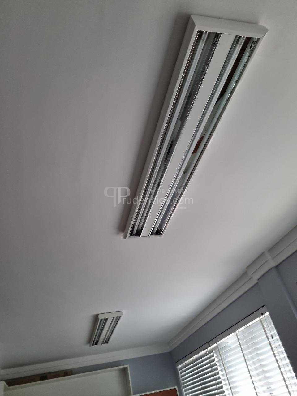 Sala Comercial Mobiliada à Venda no Centro, Próxima ao Teatro ...