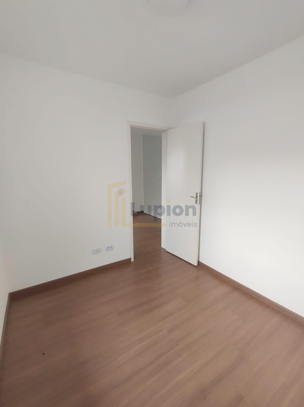 Apartamento Térreo com Jardim Privativo no Condomínio Clube Or...
