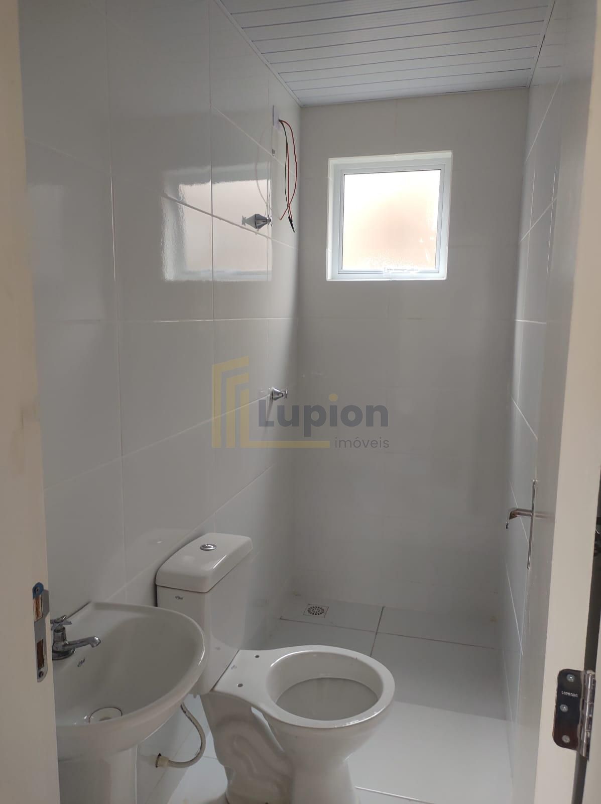 Apartamento Térreo com Jardim Privativo no Condomínio Clube Or...