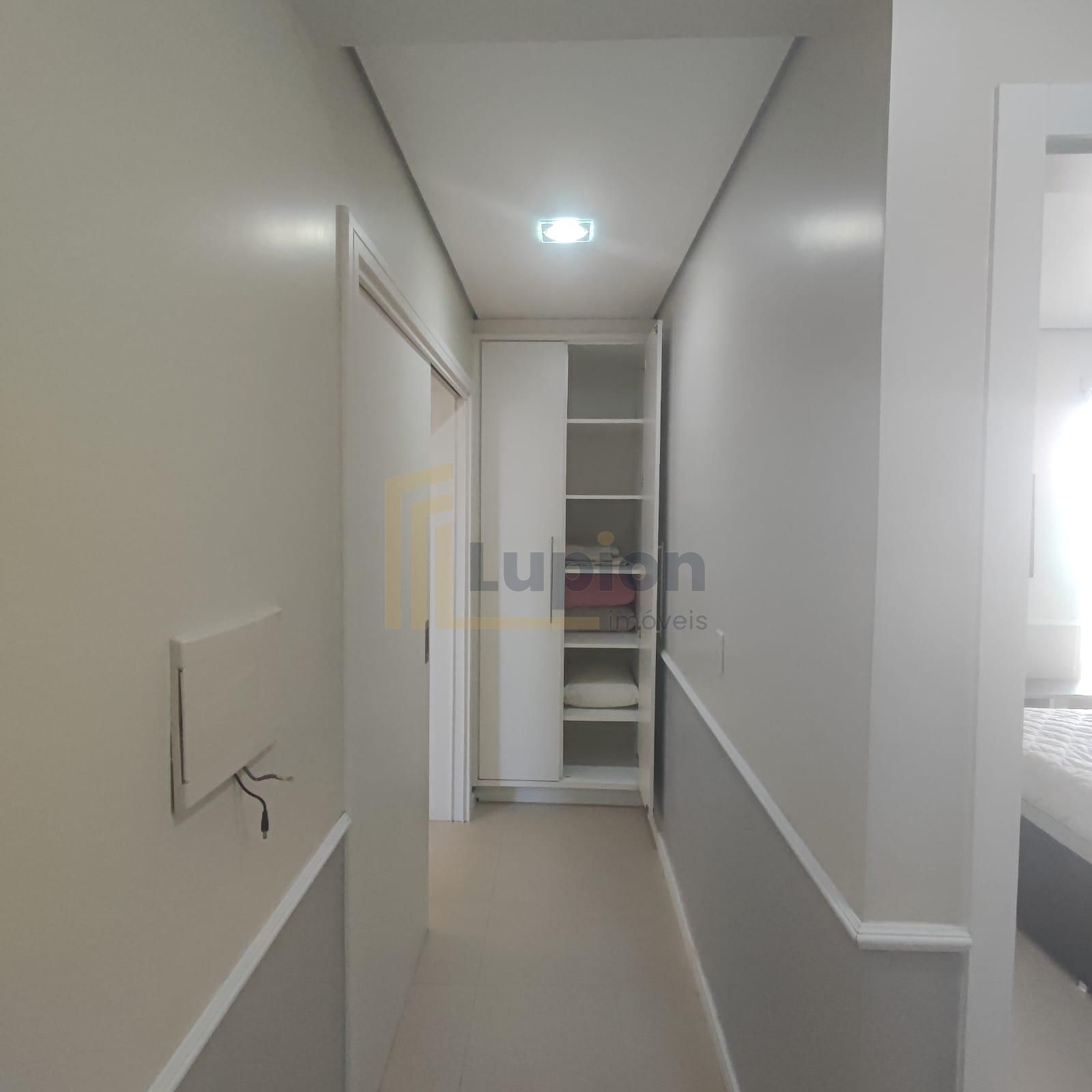 Apartamento amplo com 3 quartos e 2 vagas no Residencial Trans...