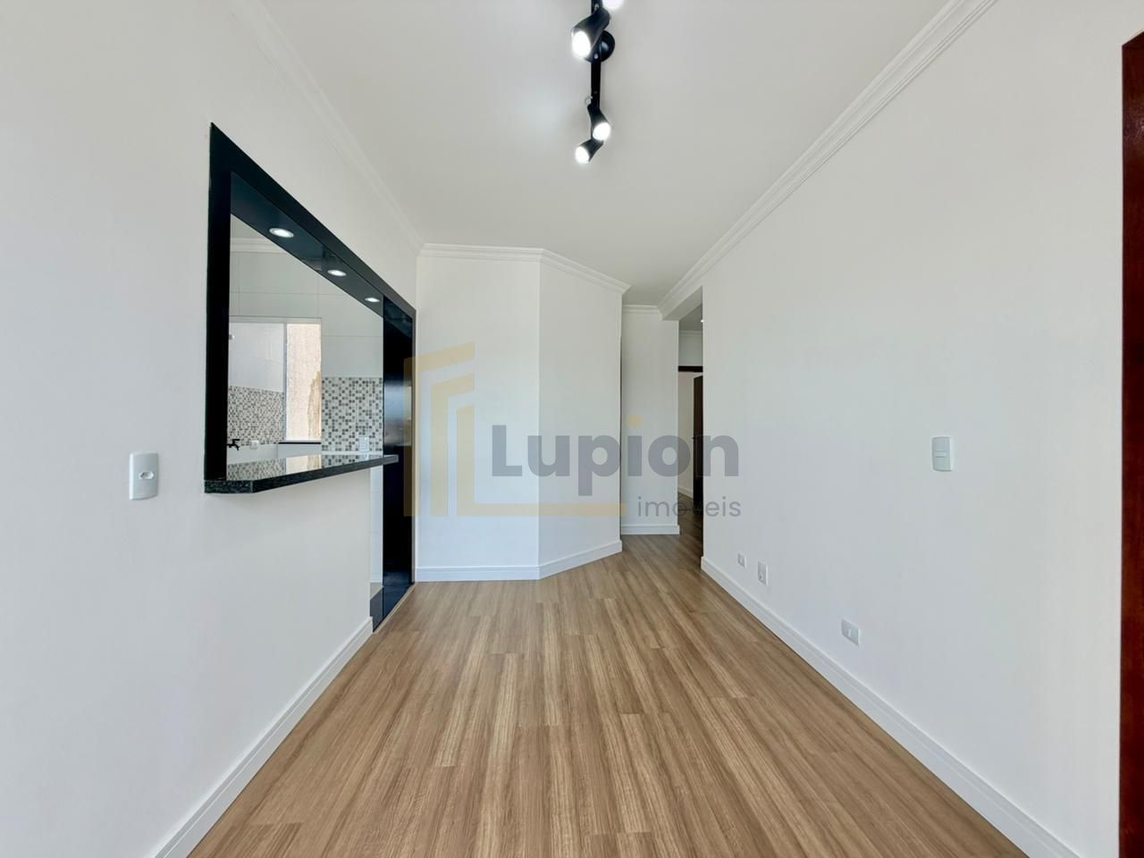 Apartamento no Primeiro Andar com Sacada e Churrasqueira  56,1...