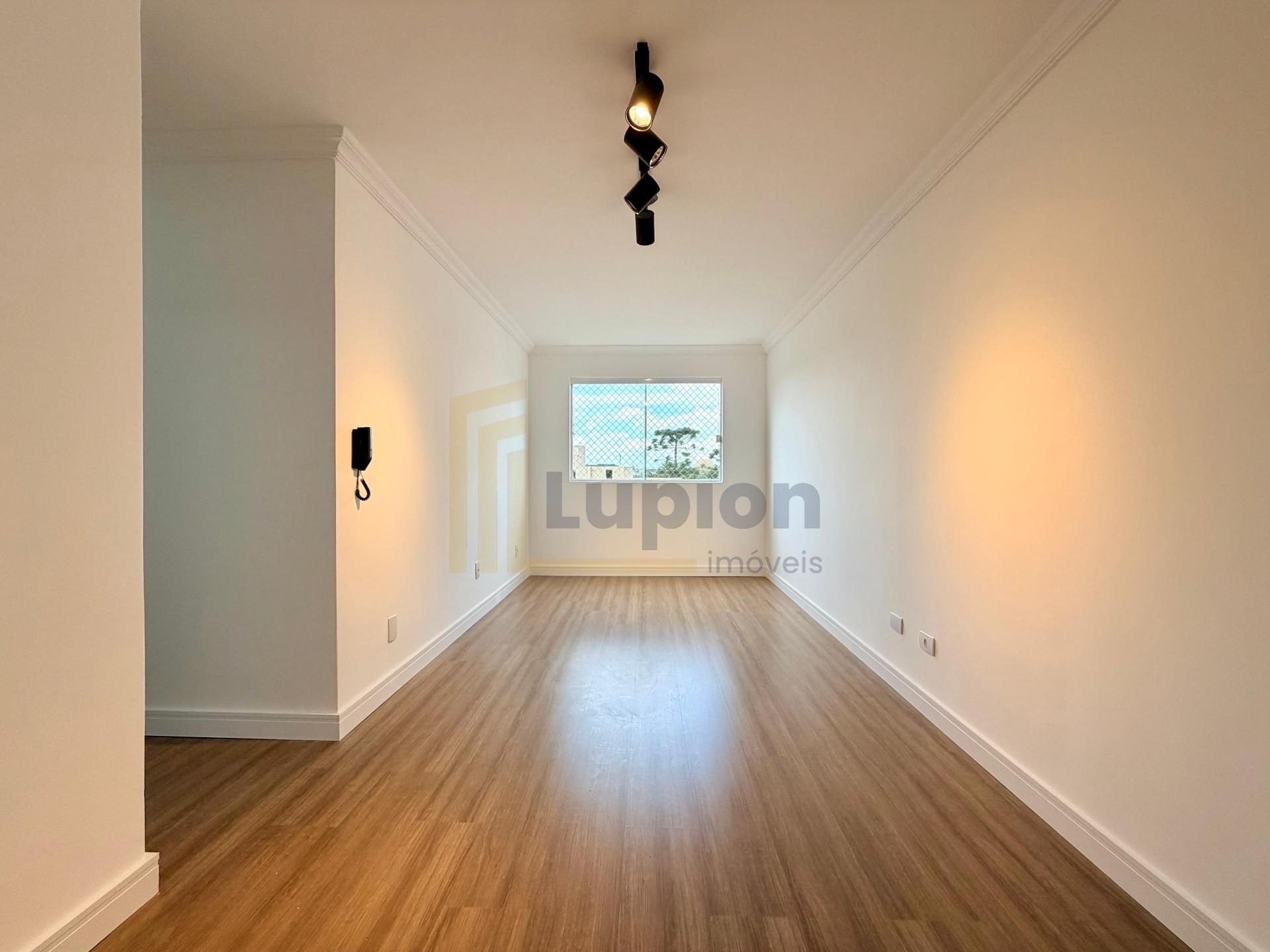 Excelente Oportunidade no Último Andar  2 Quartos