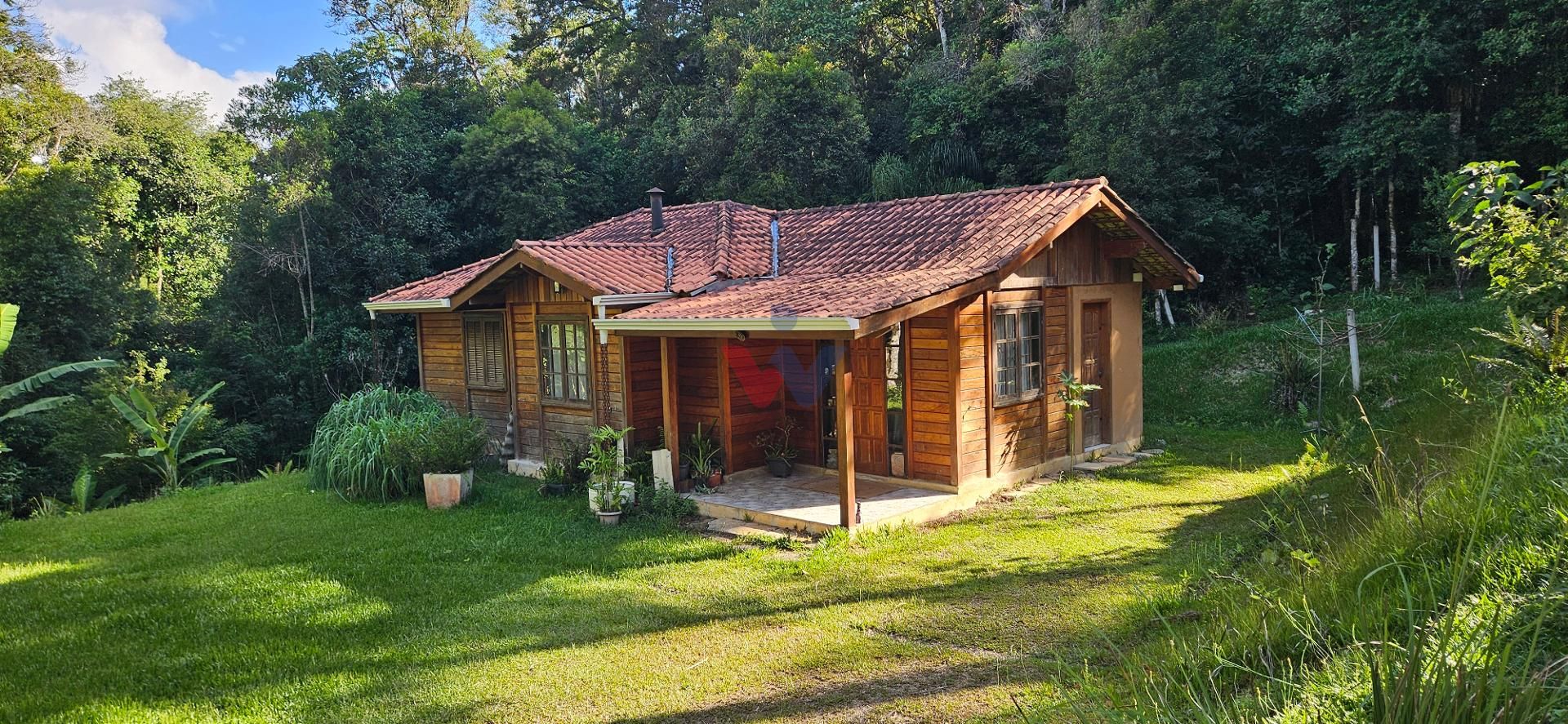 Apartamento mobiliado no Centro de Arauc?ria com 3 quartos e v...