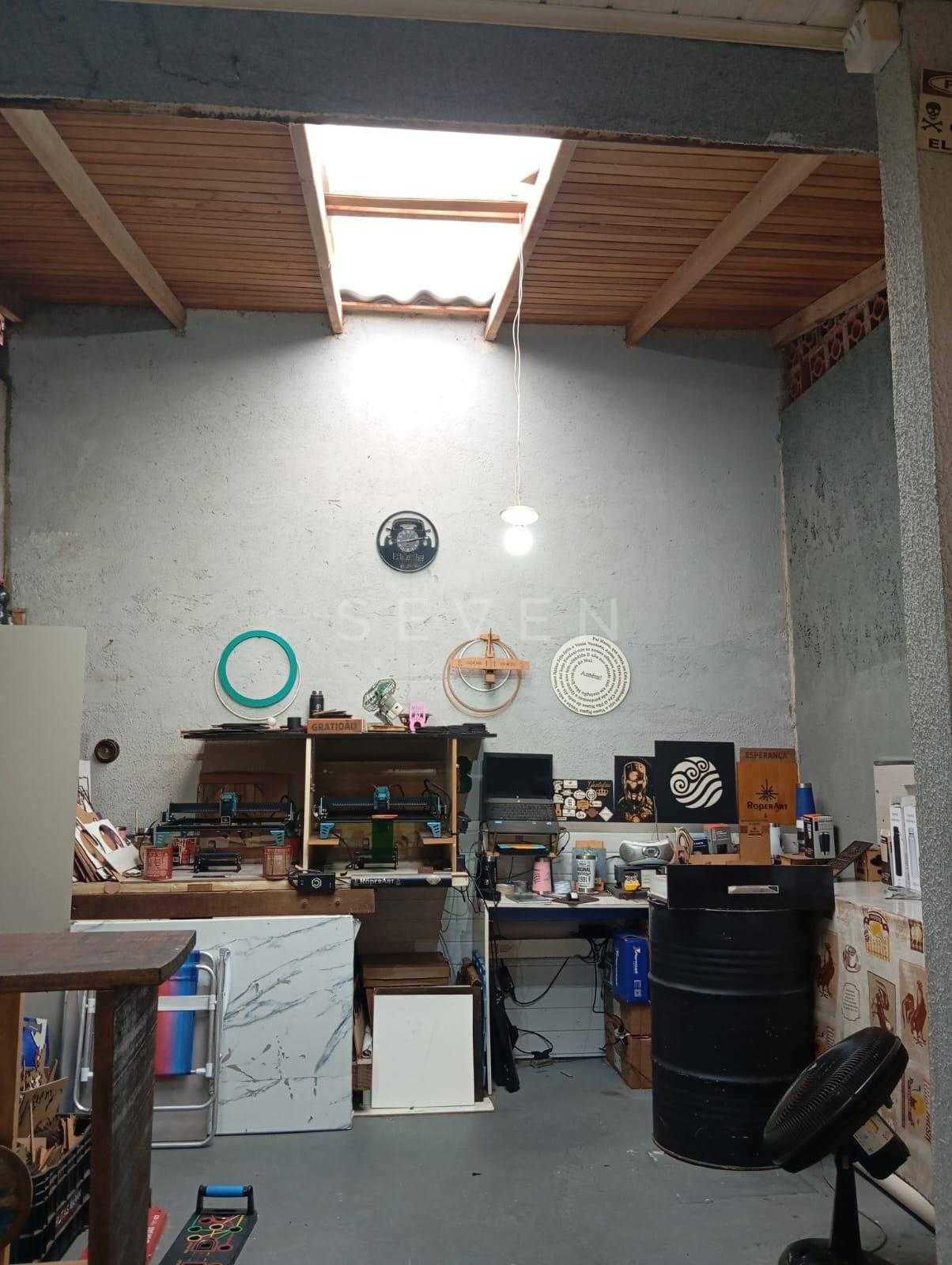 Sobrado à venda, no VITORIA RÈGIA, CURITIBA - PR