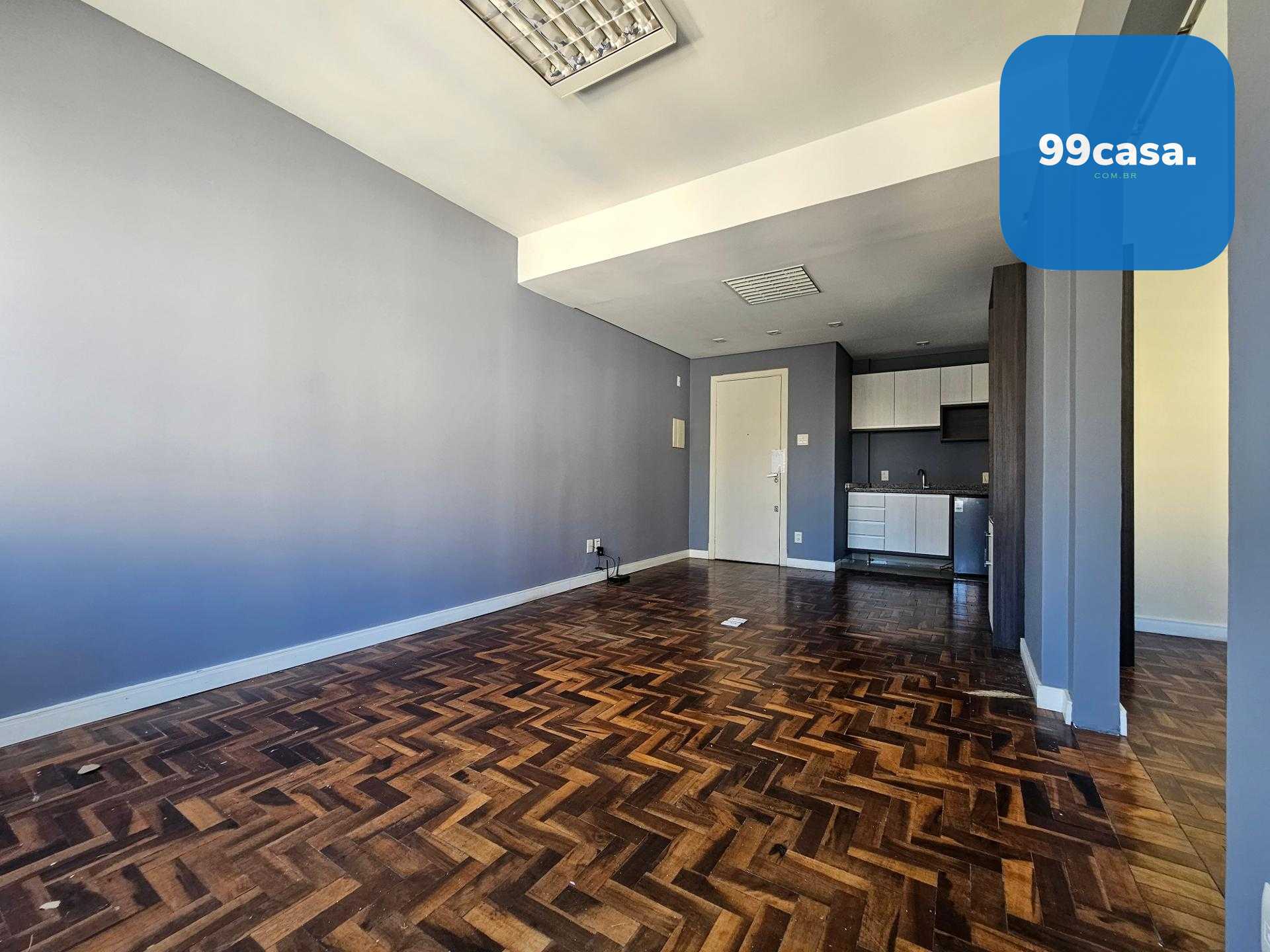 Sala comercial com 45,77m  para locação no Centro de Curitiba   