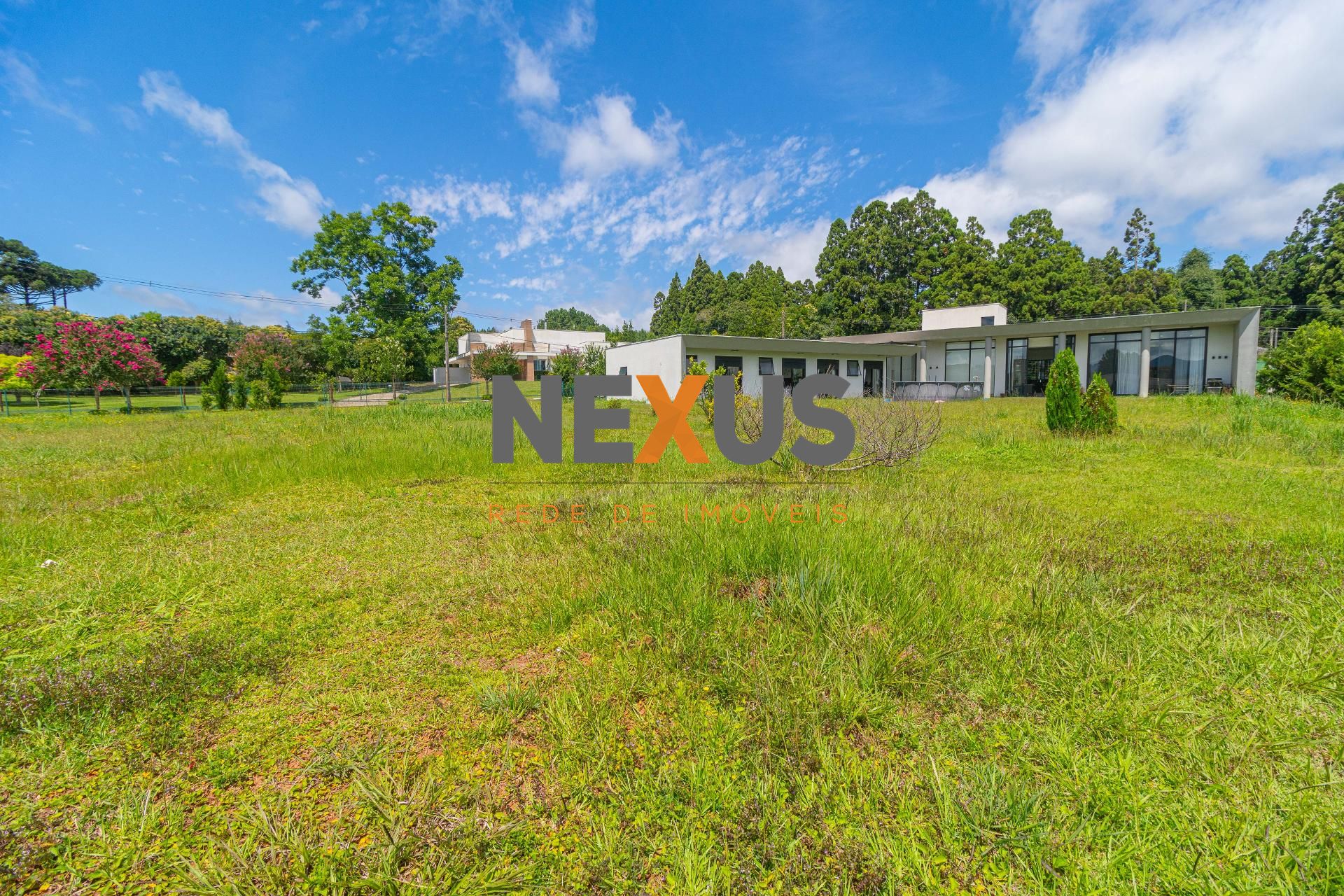 Casa térrea de alto padrão no Condomínio Iraí em Quatro Barras...