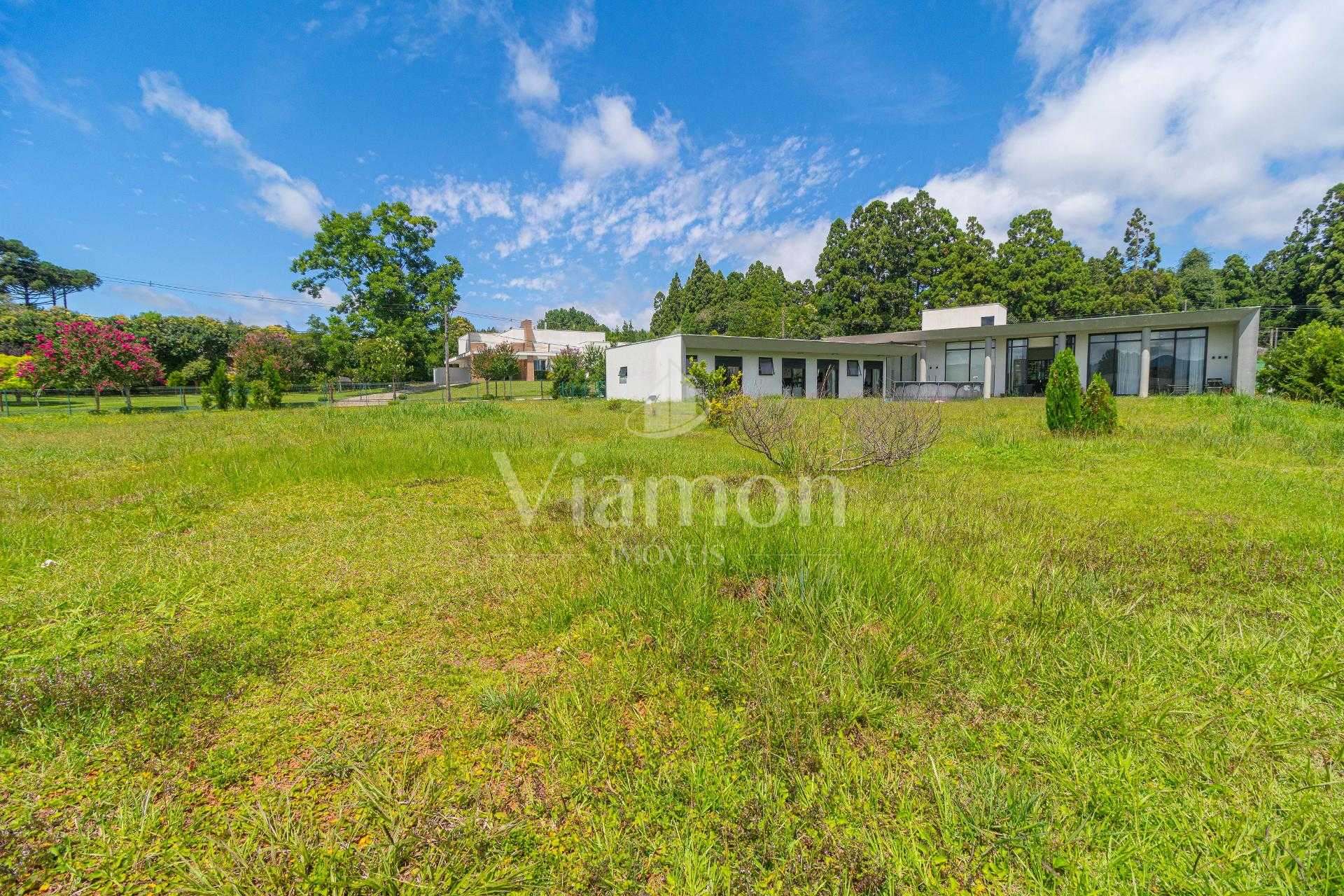 Casa térrea de alto padrão no Condomínio Iraí em Quatro Barras...