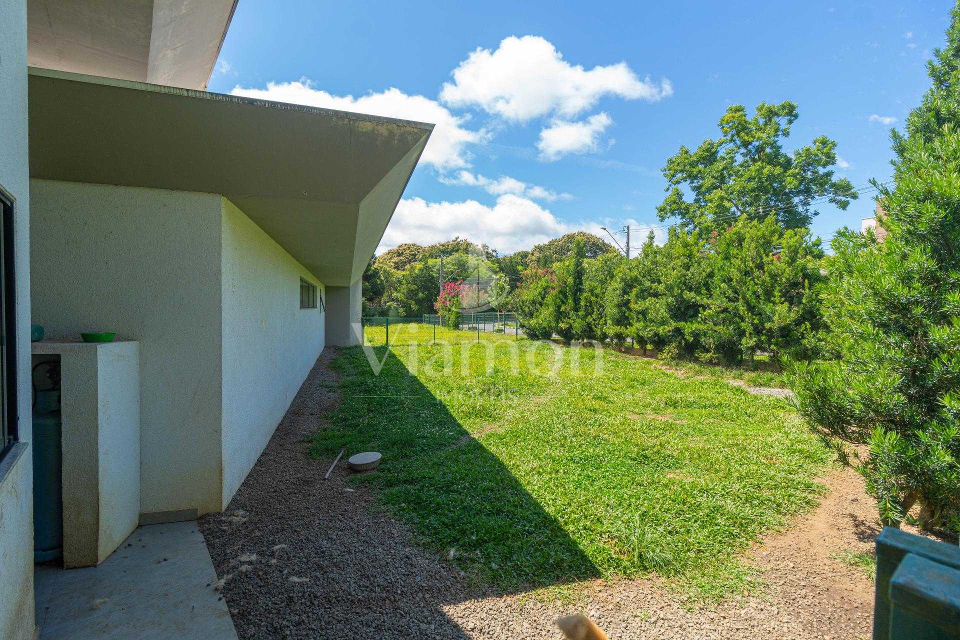 Casa térrea de alto padrão no Condomínio Iraí em Quatro Barras...