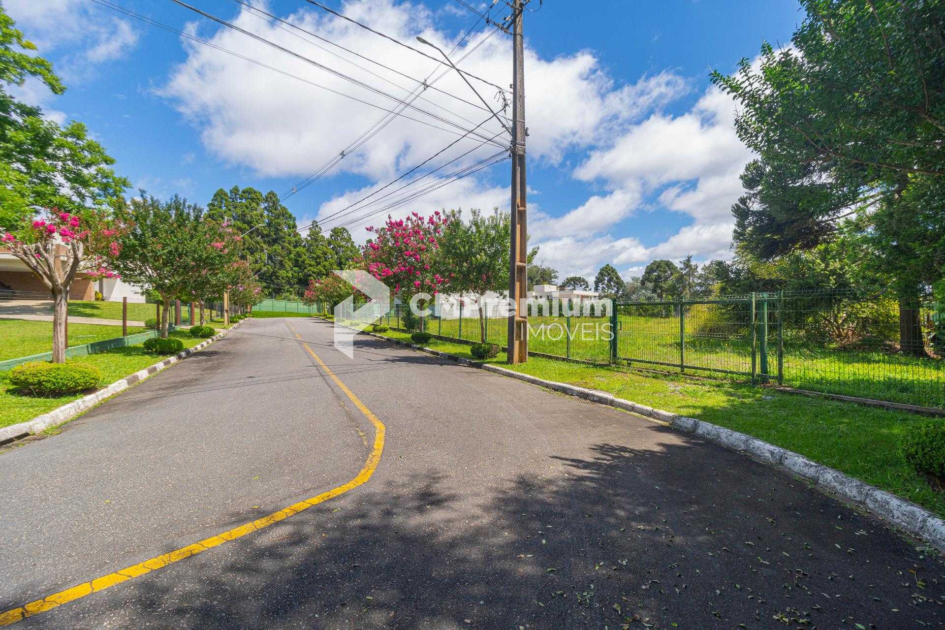 Casa térrea de alto padrão no Condomínio Iraí em Quatro Barras...
