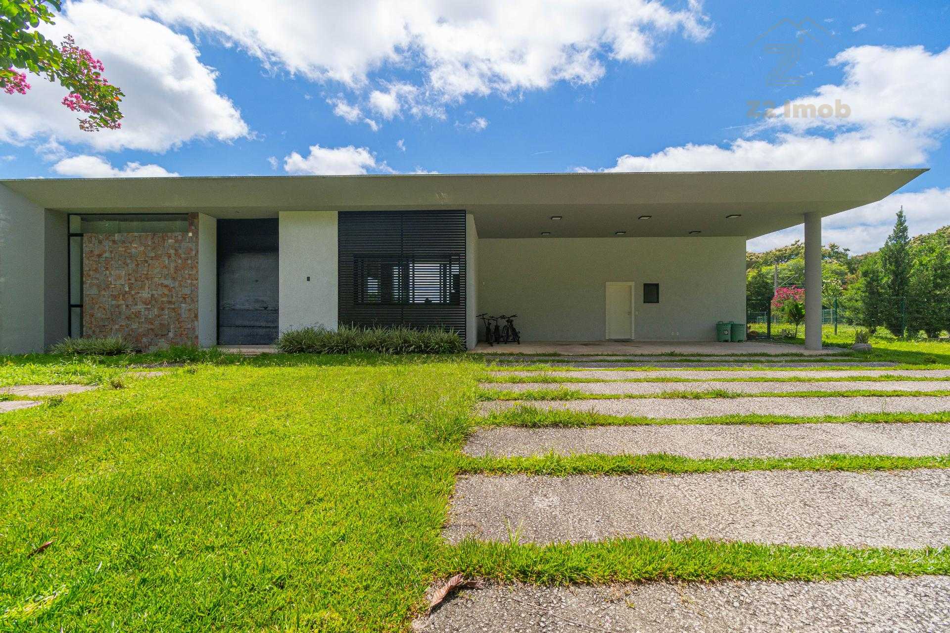 Casa térrea de alto padrão no Condomínio Iraí em Quatro Barras...