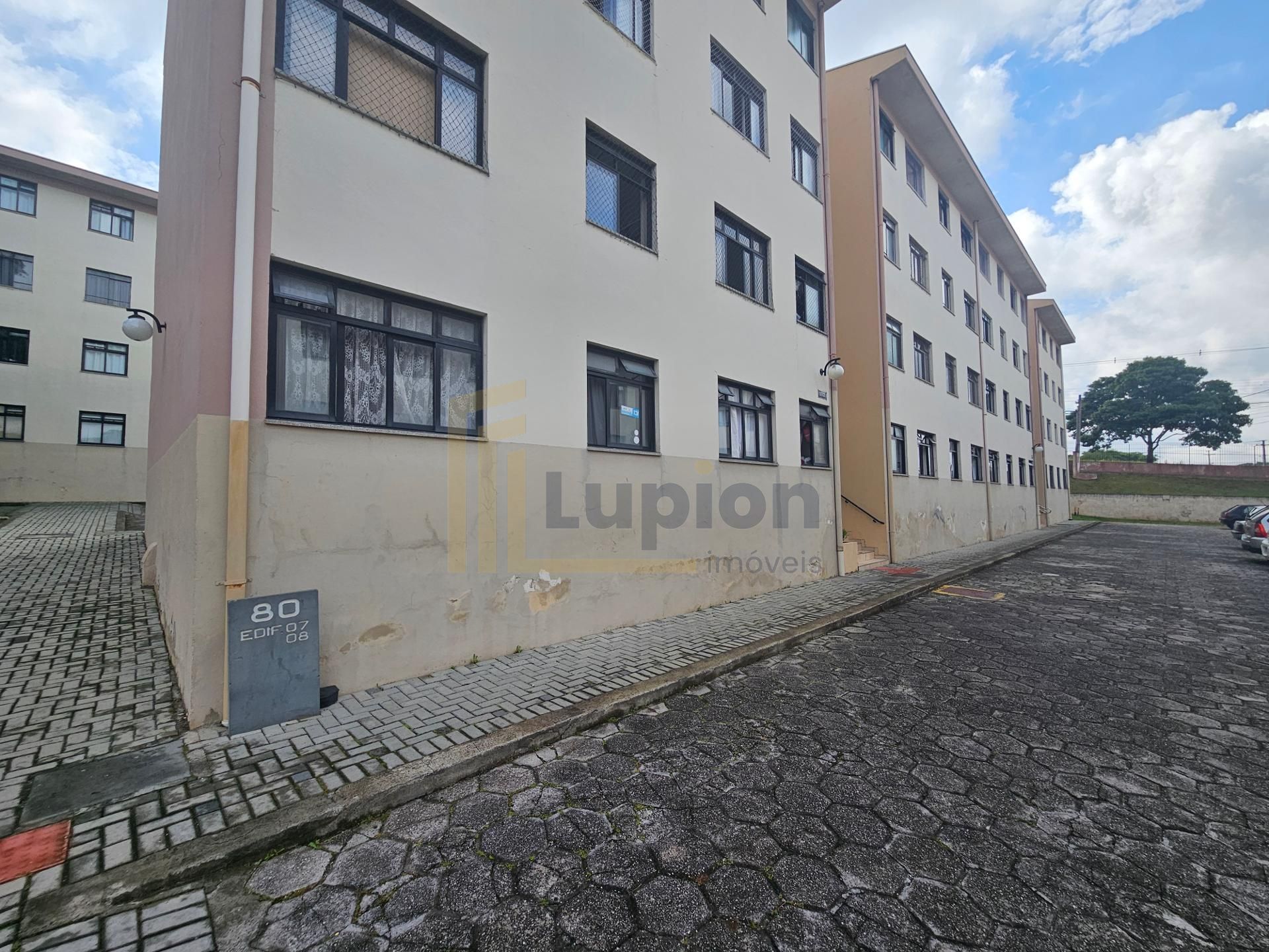 Apartamento em região nobre por apenas R  295 mil  localização...