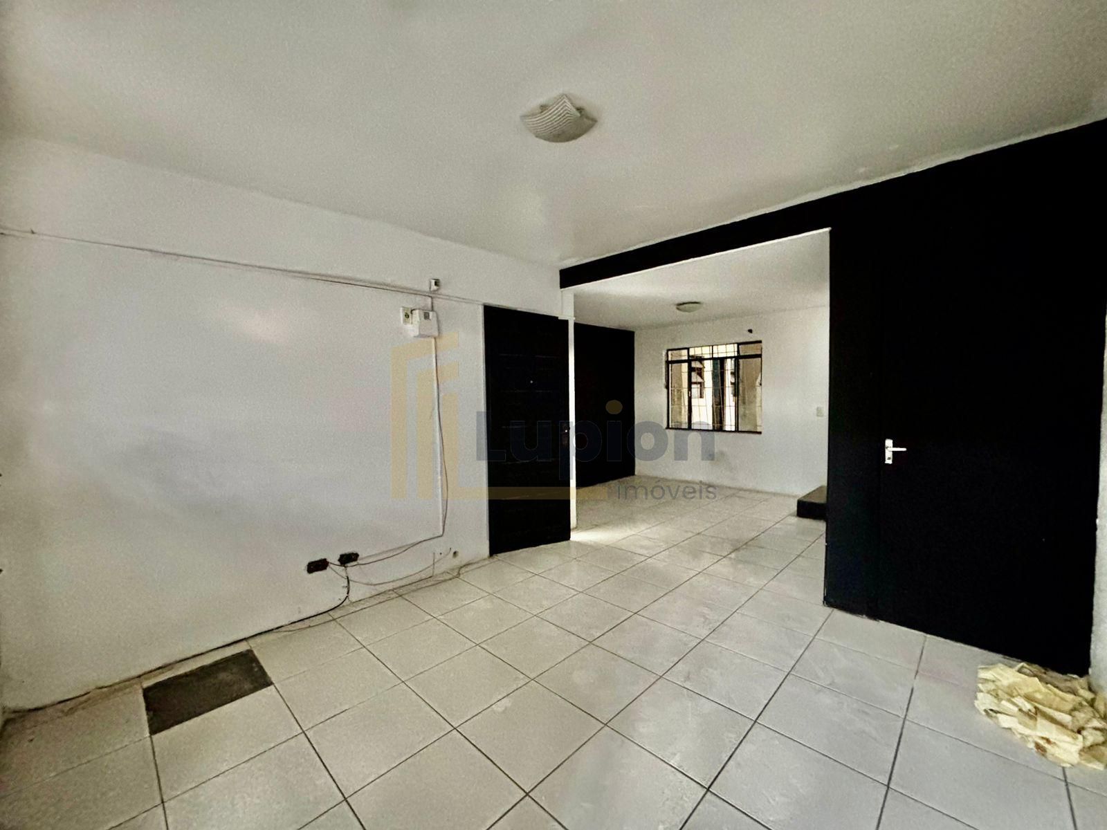 Sobrado no Fanny com Potencial de Reforma, Uso Comercial ou Re...