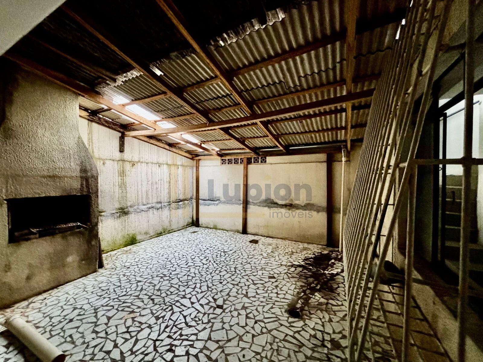 Sobrado no Fanny com Potencial de Reforma, Uso Comercial ou Re...